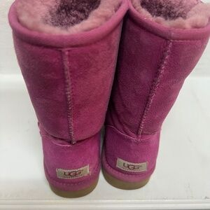 UGG Classic Short Boot - Pink